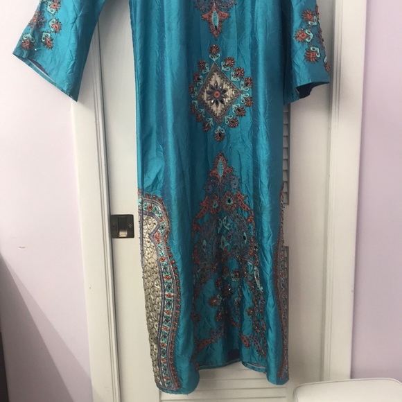 Dress - Picture 4 of 8